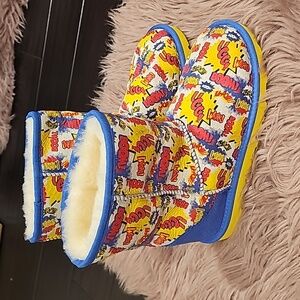 Multi color Comic 7ggs